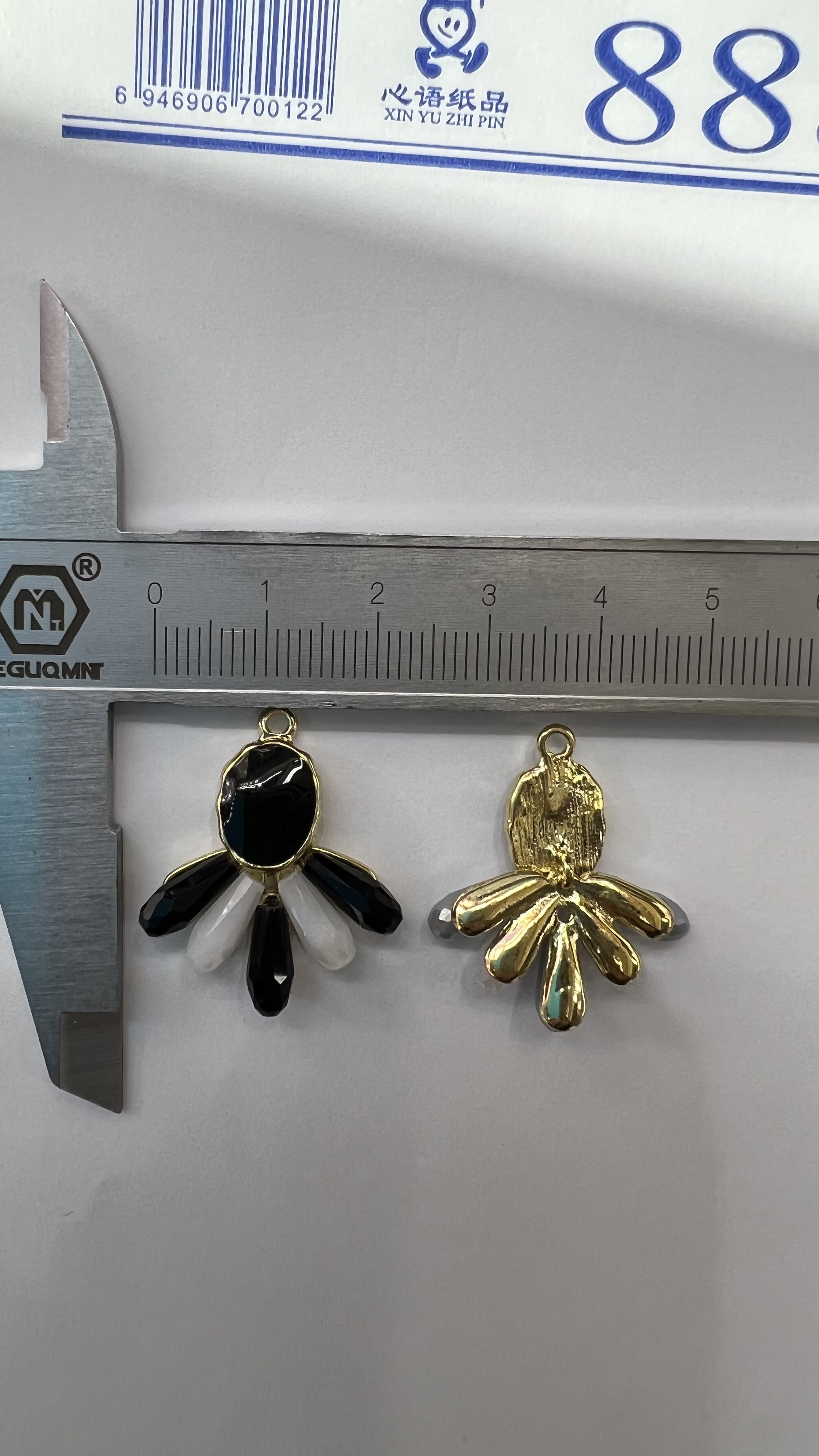 High-end alloy pendant accessories, handcrafted DIY jewelry materials, beautiful and dazzling jewelry accessories, exquisite jewelry accessories, alloy pendant accessories detail image 2