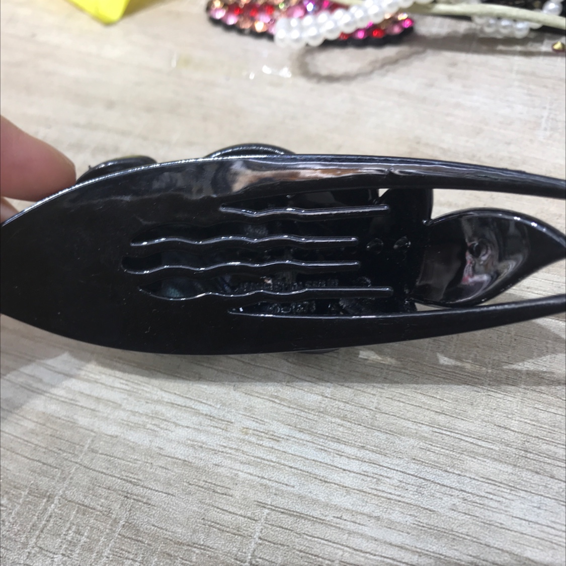 创意饰品发卡发夹植绒头饰 独特设计时尚女士头发装饰品简约大方持久固定发夹头饰细节图