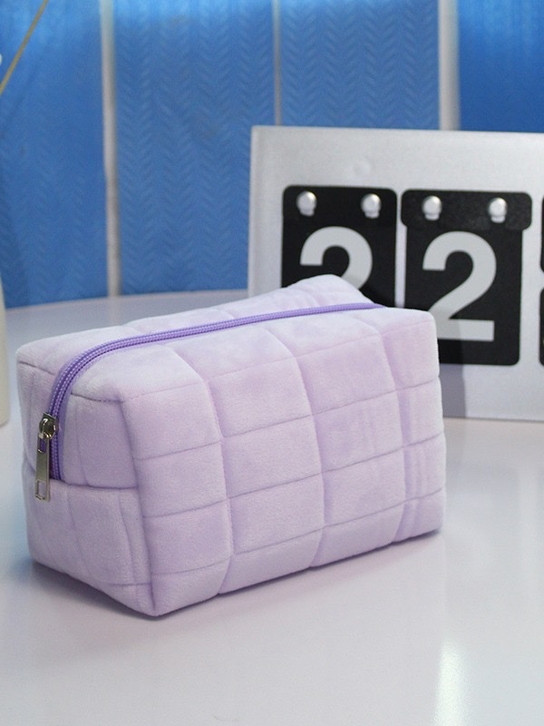 爱心绣花简约化妆包女 ins风格化妆包 轻便便携收纳包 美妆工具整理包白底实物图