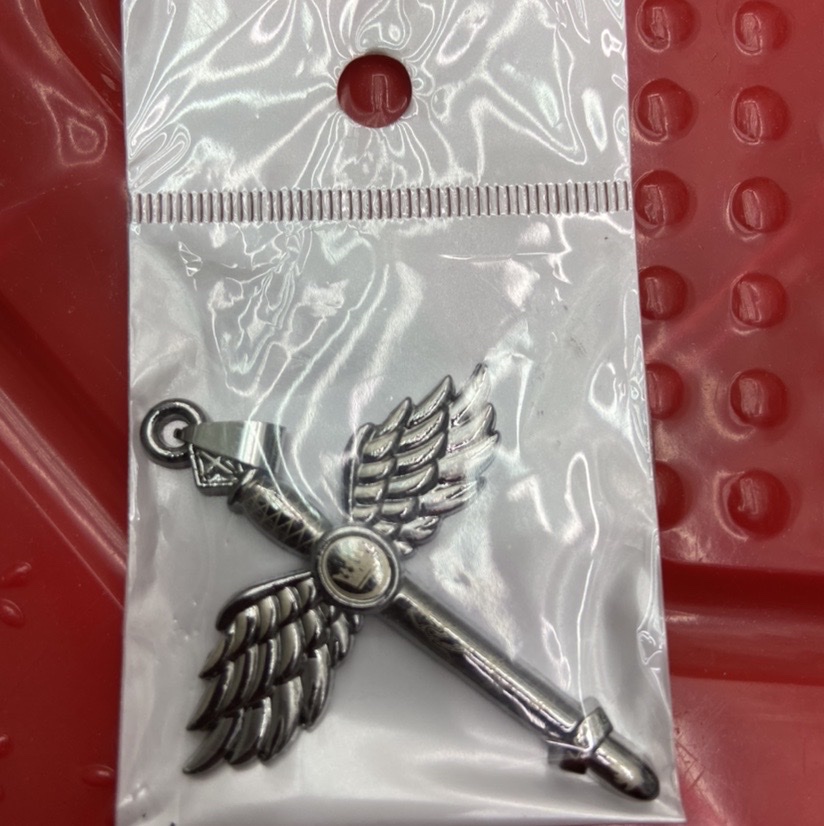 Pearl wrinkled pearl jewelry accessories, elegant alloy pendant accessories, fashionable DIY handcrafted jewelry materials, high-end jewelry making accessories, beauty standards details Picture