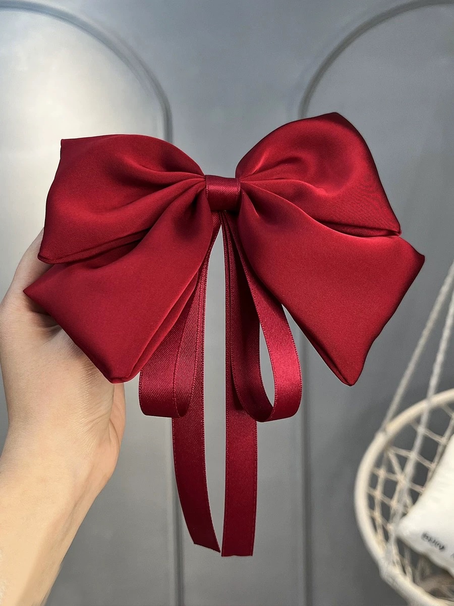 New children's satin ribbon large bow hairpin for girls to celebrate the New Year with a wine-red style and a pair of clips on the back of the head Application Scenario