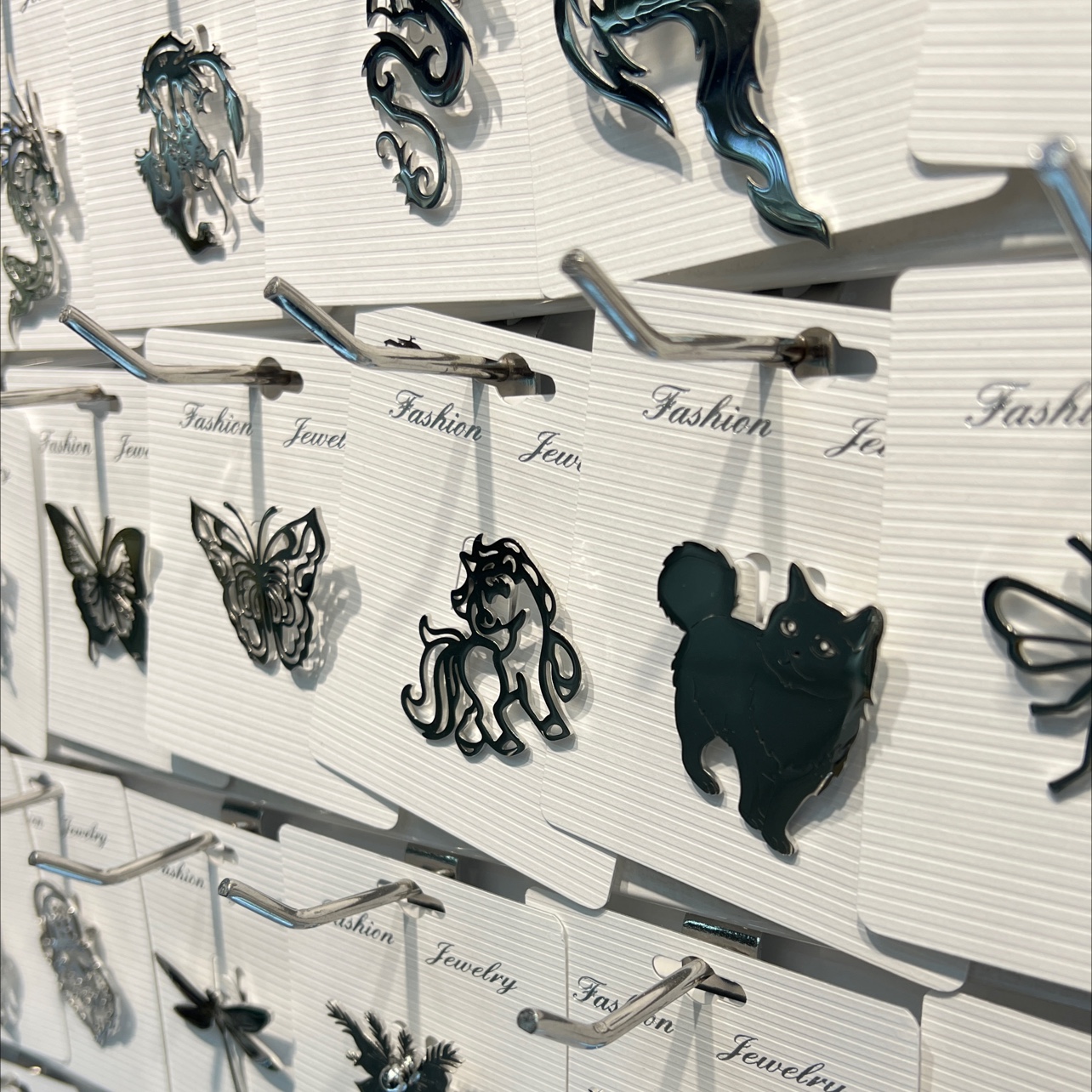 不锈钢胸针 不褪色不掉色不过敏   胸针徽章徽章定制衣饰细节图