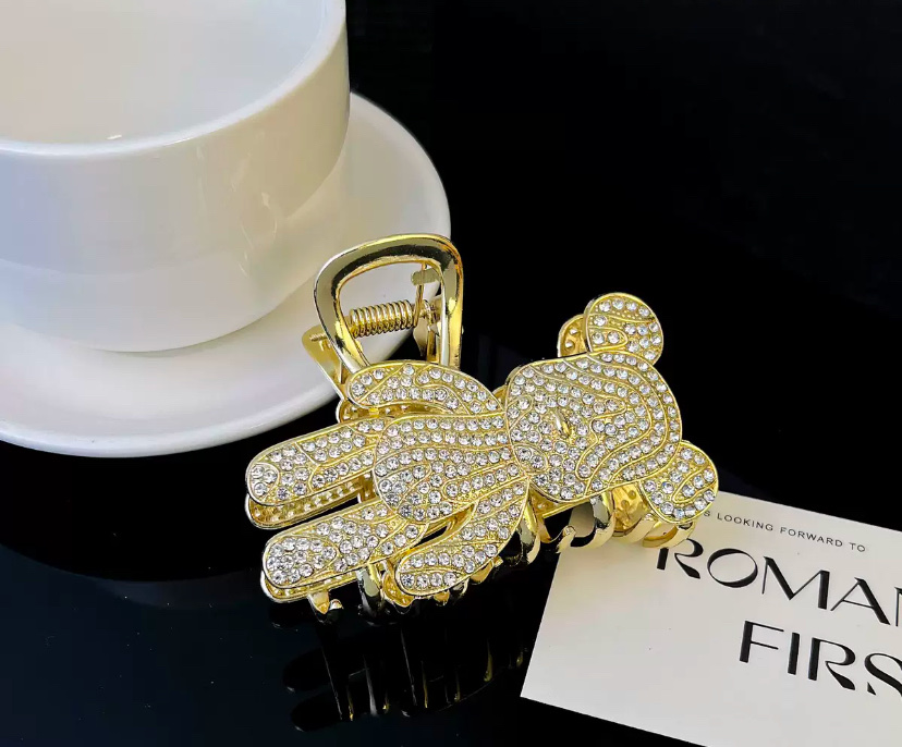 Super shiny, full of diamonds, small, cute little bear, girl's back head bun, metal shark clip headwear, hair clip details Picture