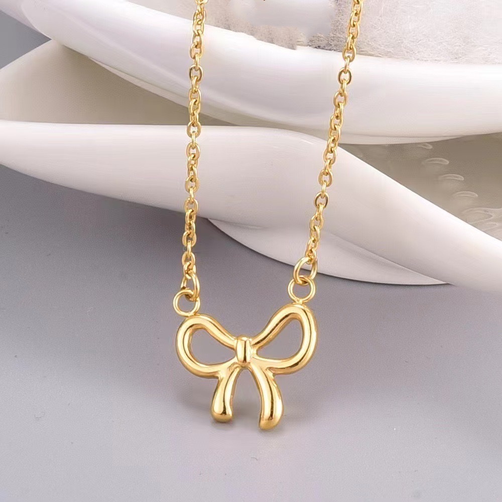 耳饰独特魅力 玻璃耳环闪耀光芒 不锈钢耳环耐久佩戴 饰品精选优质材料 打造个性风格饰品产品图