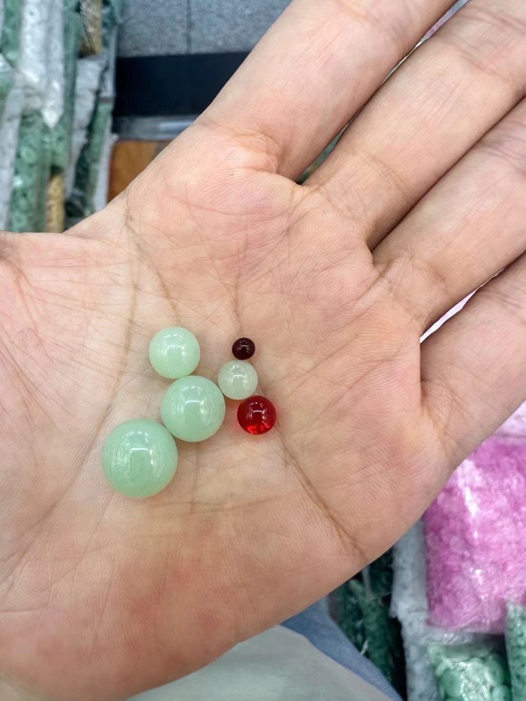 新品爆款 6mm无孔珠白玉青玉红色好事花生合金玻璃吊坠 金色挂件 diy手链项链饰品配件 详情图3