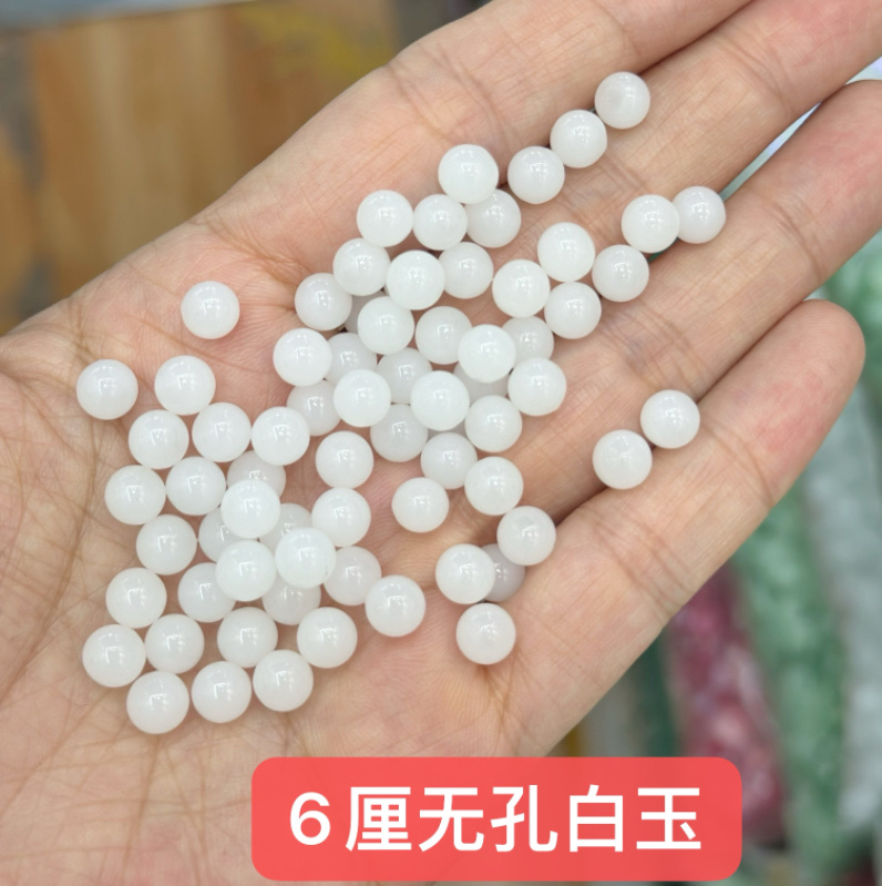 新品爆款 6mm无孔珠白玉青玉红色好事花生合金玻璃吊坠 金色挂件 diy手链项链饰品配件 白底实物图