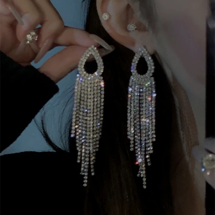 Yang Mi's same style of light luxury full-diamond zirconia tassel earrings, high-end long style, trendy and creative accessory, long style for women, creative accessory, long style for women, elegant and creative accessory earrings Specification image