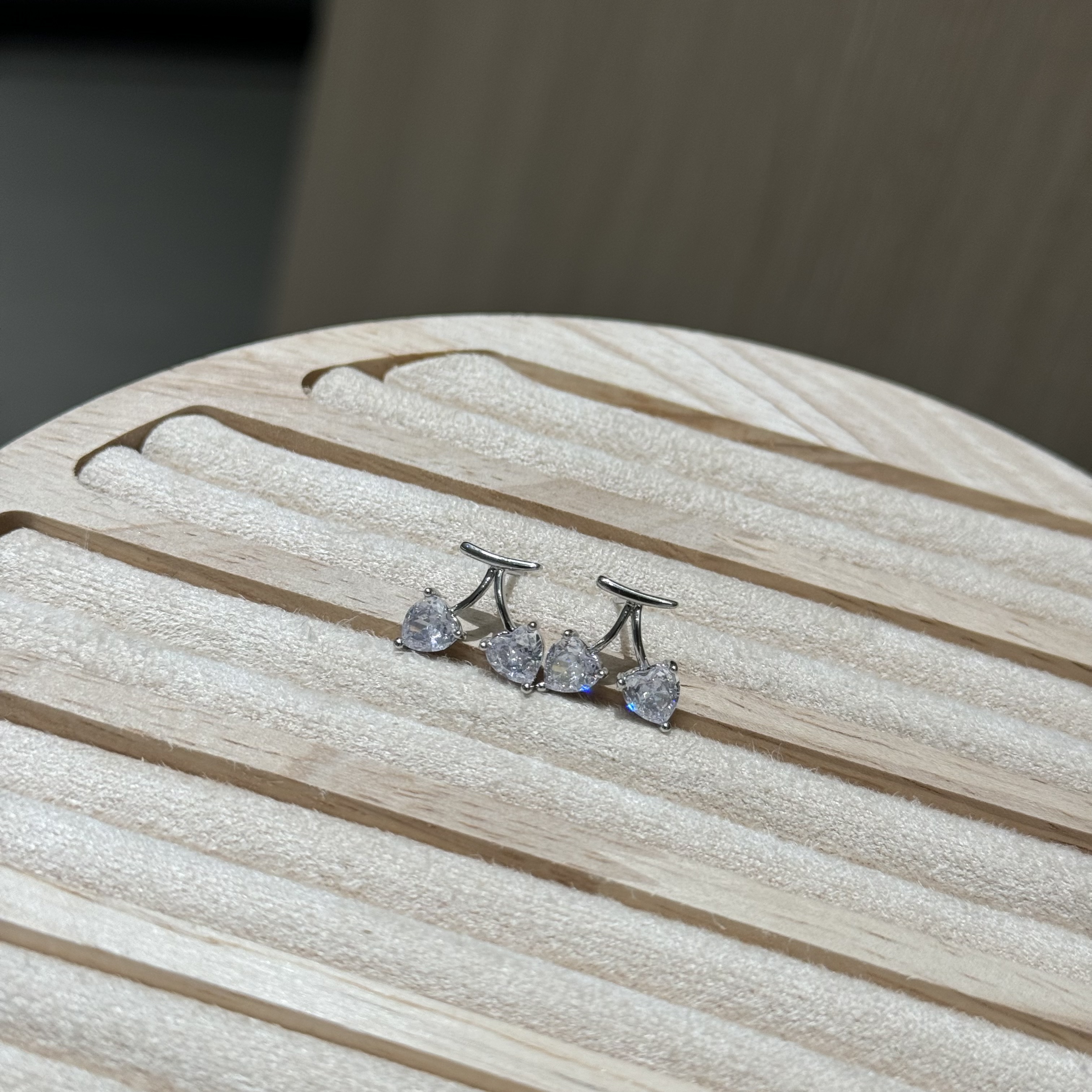 The cherry Zircon style is exquisitely cute with a unique design. The stud earrings are simple and fashionable, making it a refined choice for ladies' jewelry Specification image