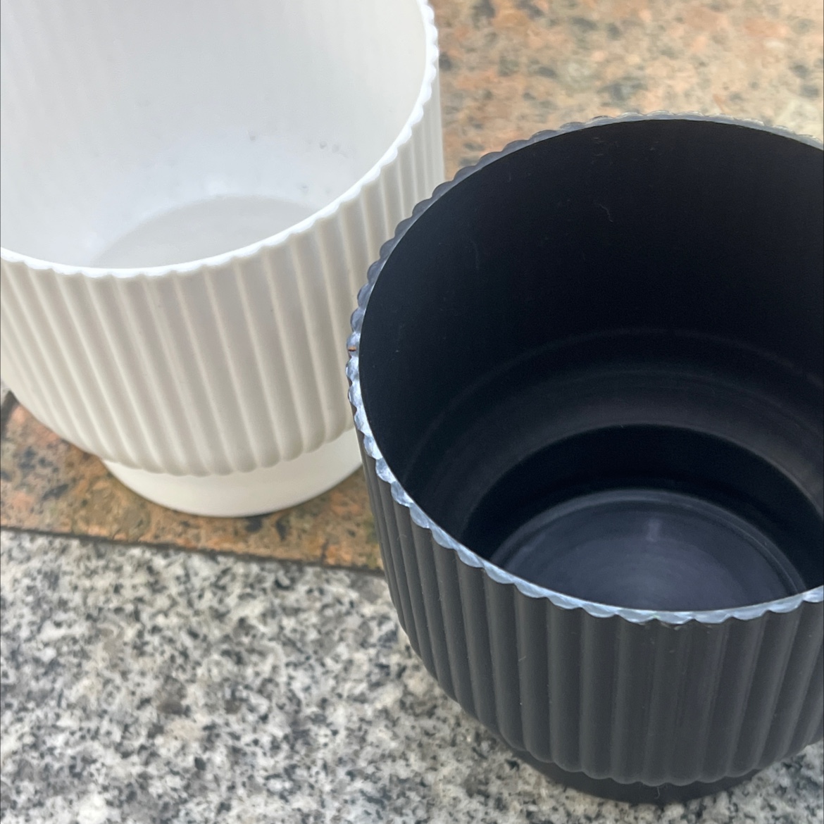 塑料花篮黑色白色仿真花配件家居摆件咖啡厅摆件家居收纳工艺品花篮竖条纹花篮工艺品家居摆件花篮详情图3