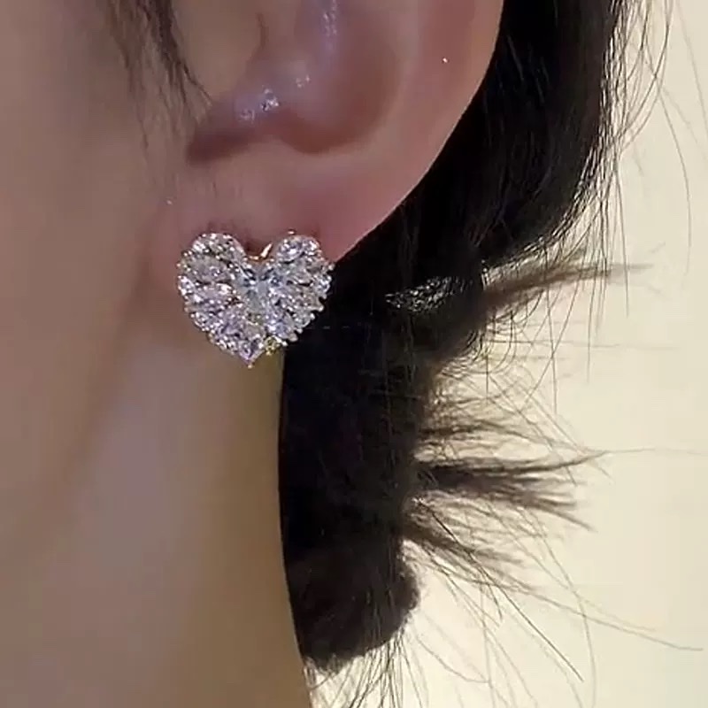 创意耳饰 独特设计 耳钉 简约时尚 高品质饰品 轻奢风格白底实物图