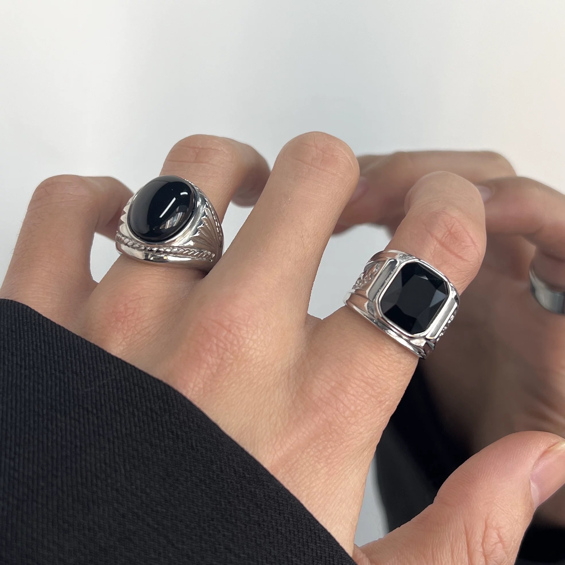 黄金色合金首饰品 时尚闪耀指环 通体银镶嵌银戒指 精致典雅耐磨不褪色合金首饰