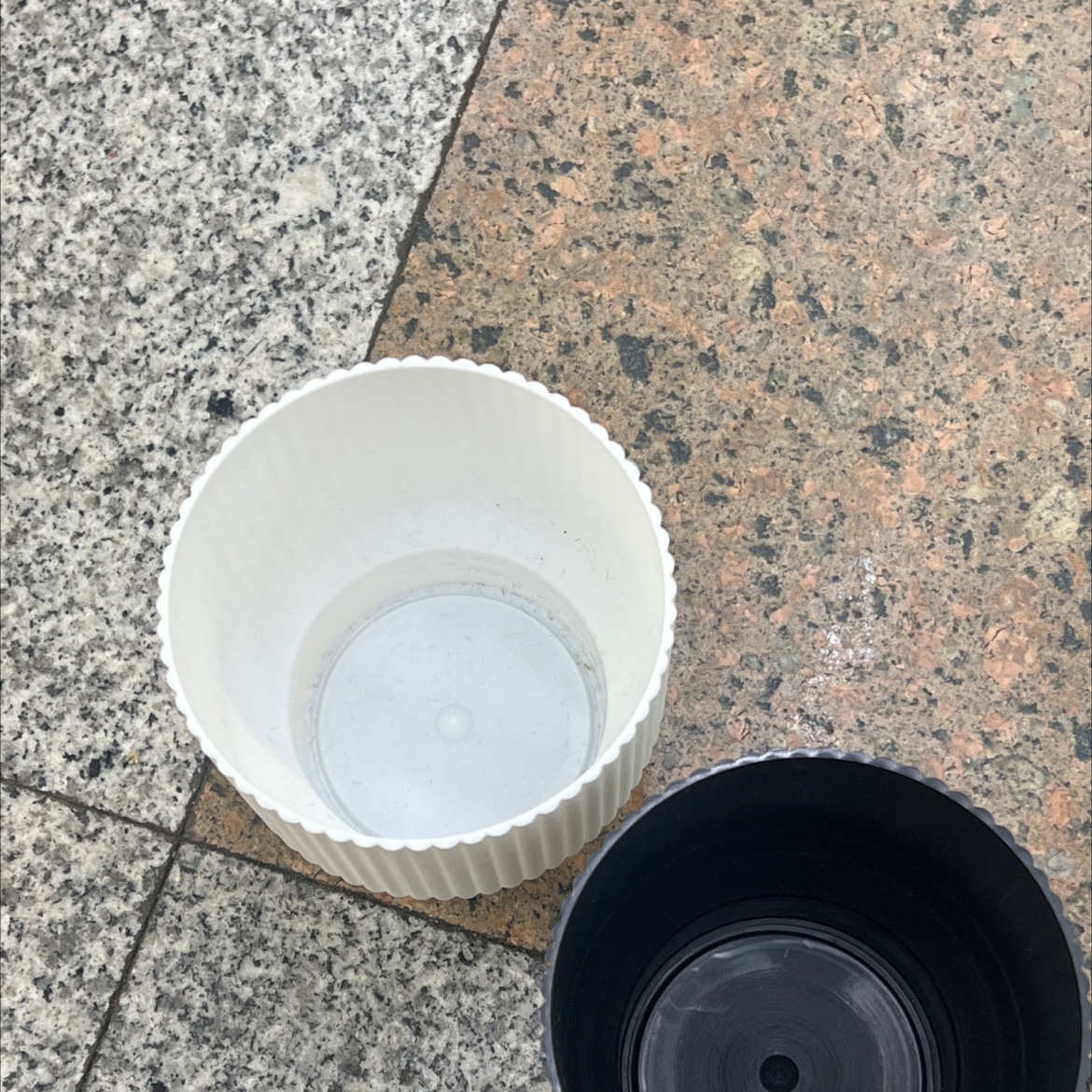 塑料花篮黑色白色仿真花配件家居摆件咖啡厅摆件家居收纳工艺品花篮竖条纹花篮工艺品家居摆件花篮详情图2