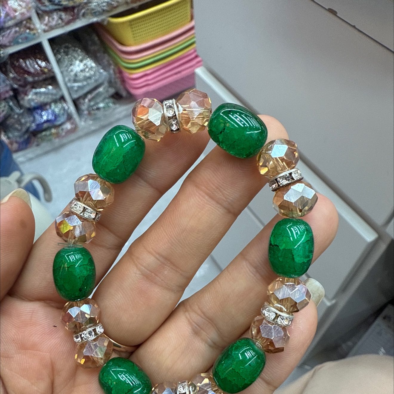 The dragon-patterned bead bracelet is a fashionable, trendy, casual and versatile bestseller that both men and women can wear details Picture