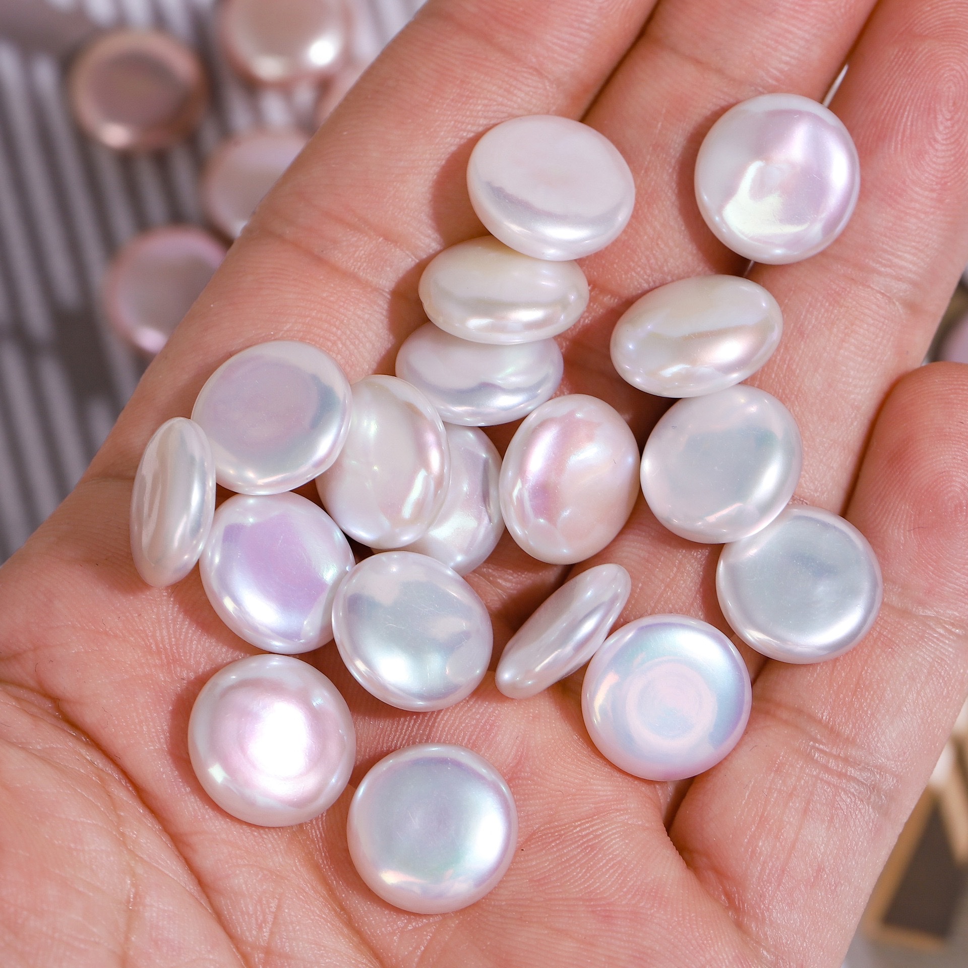13mm high-quality, high-intensity button Baroque pearl, dazzling and exquisite flat round pearl details Picture