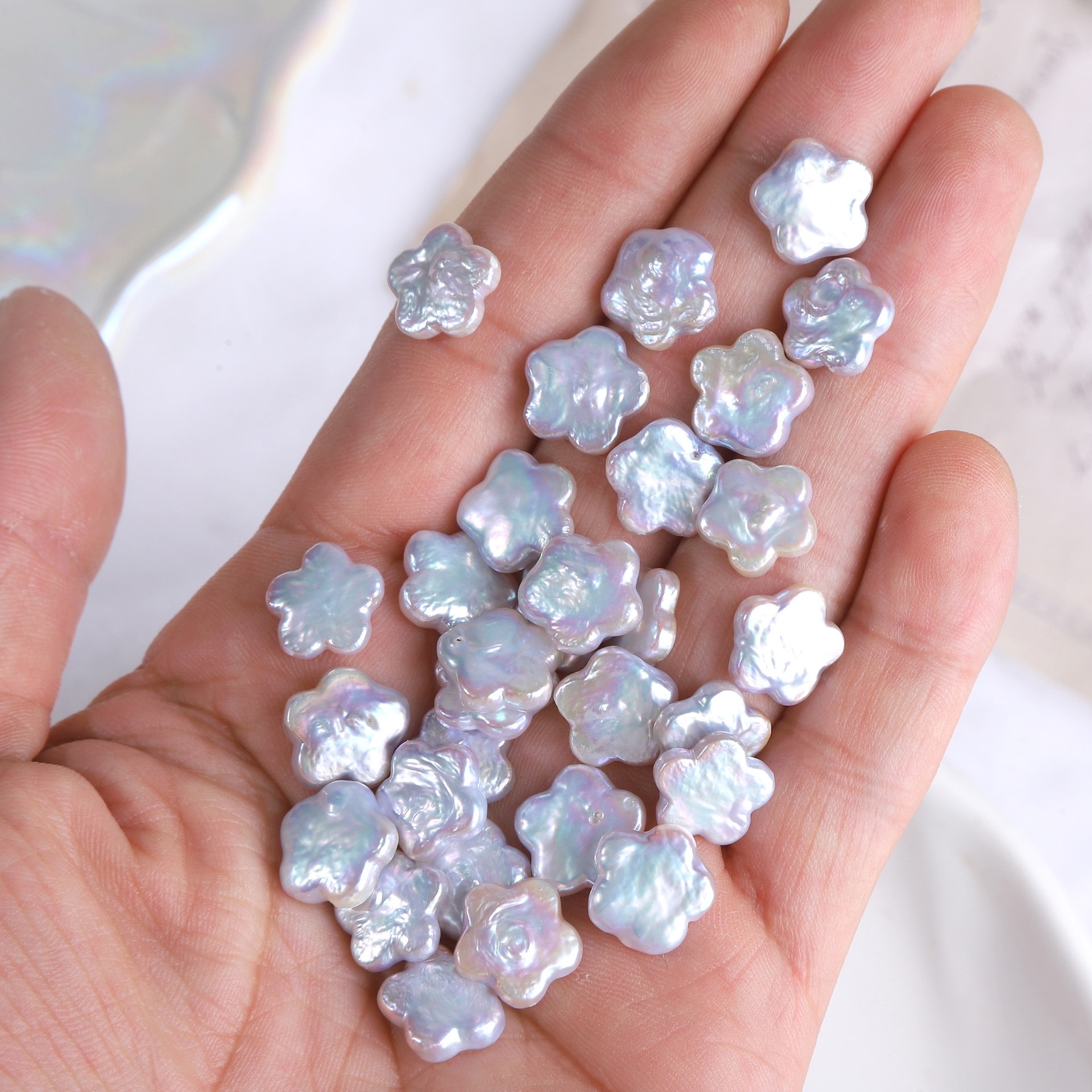 12mm silver-blue plum blossom Baroque natural freshwater pearl, high-quality flower pearl details Picture