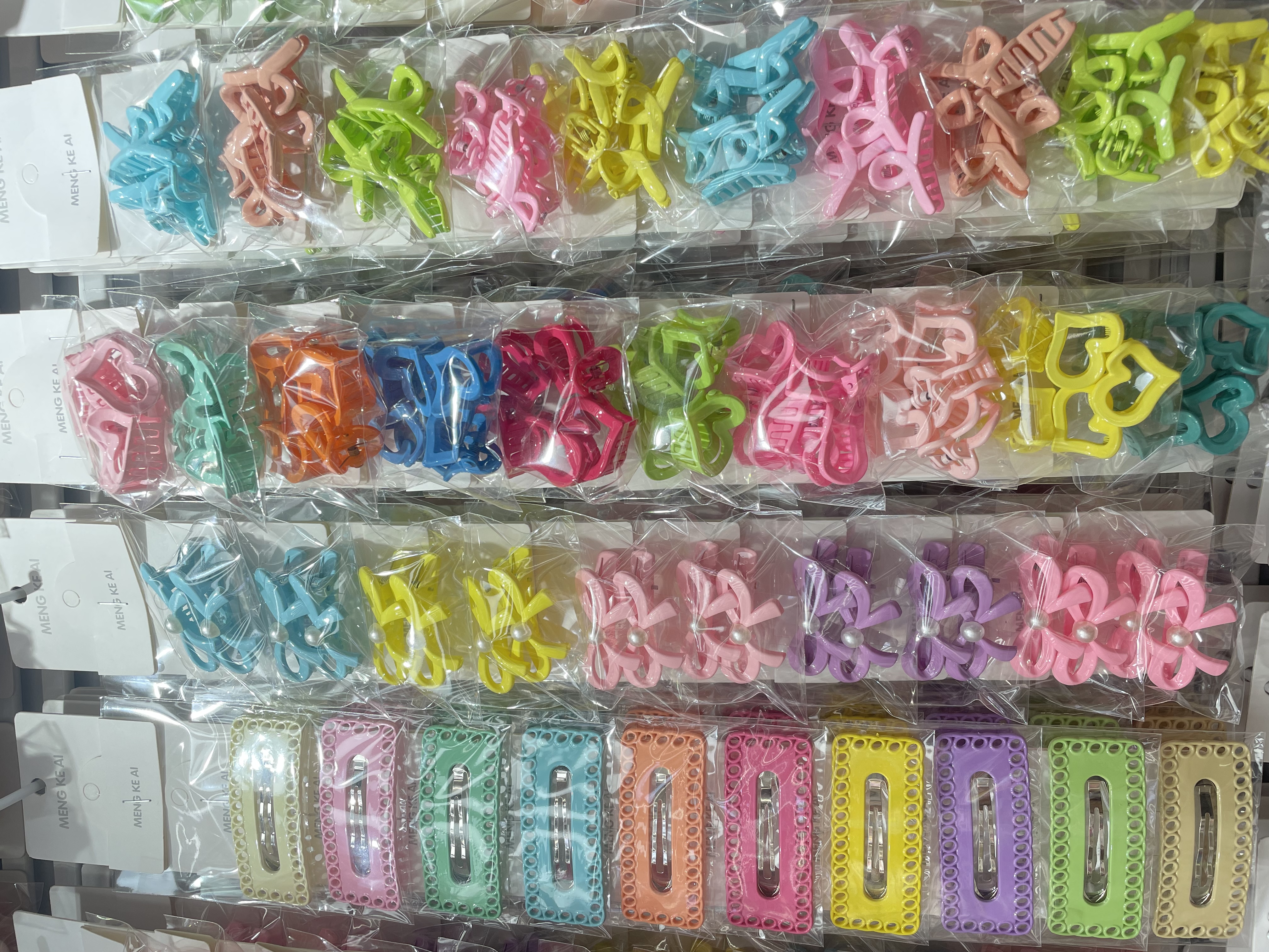 New small grab clip, butterfly small grab clip, creative accessory, hair clip, personalized design, unique style, essential for hair care, creative accessory, hair clip, creative accessory, hair accessory Specification image