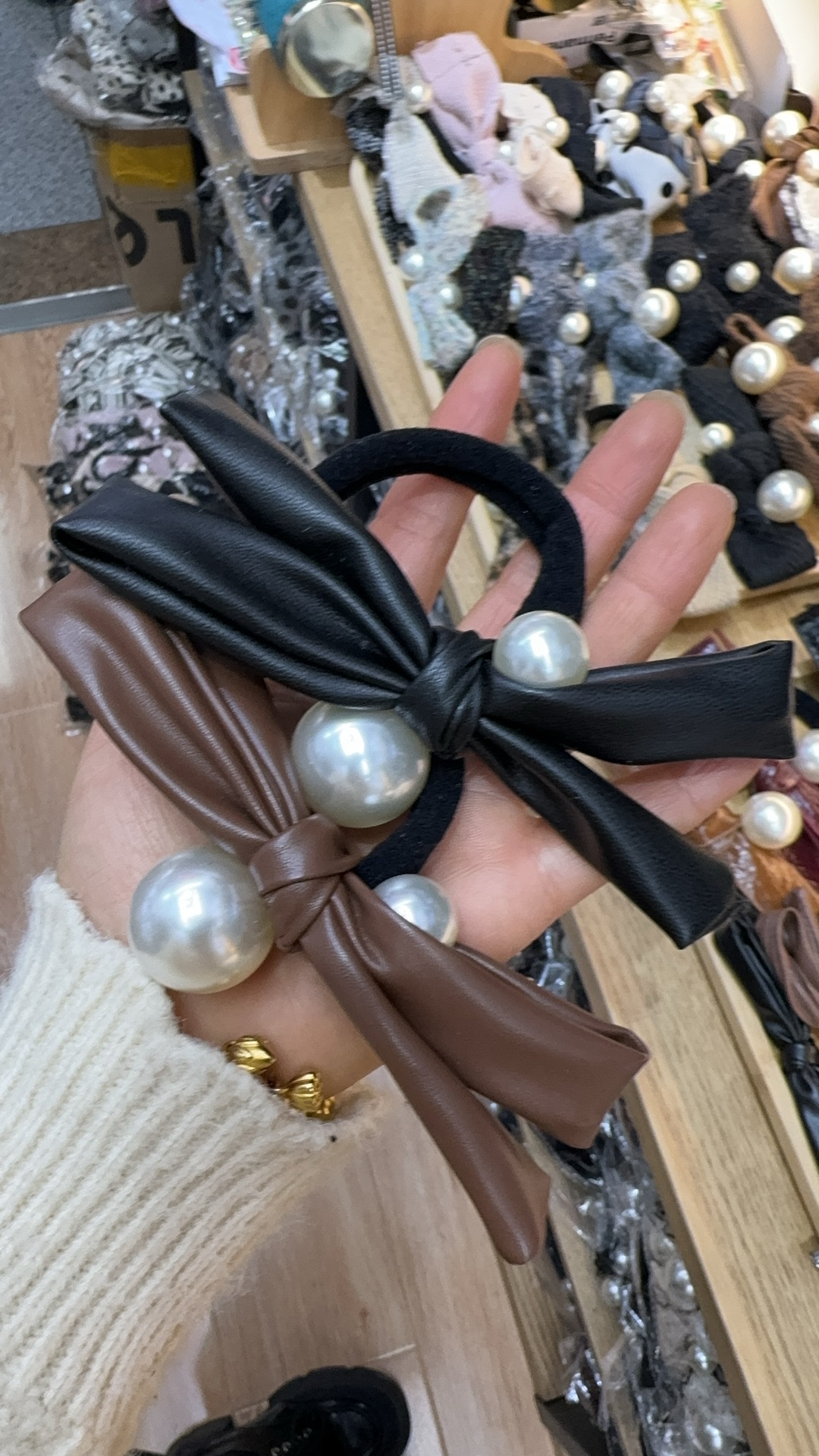 Creative accessories, flocked hair clips, unique hair accessories, beautiful hair clips, simple and fashionable ladies' headwear, exquisite hair clips to decorate hair