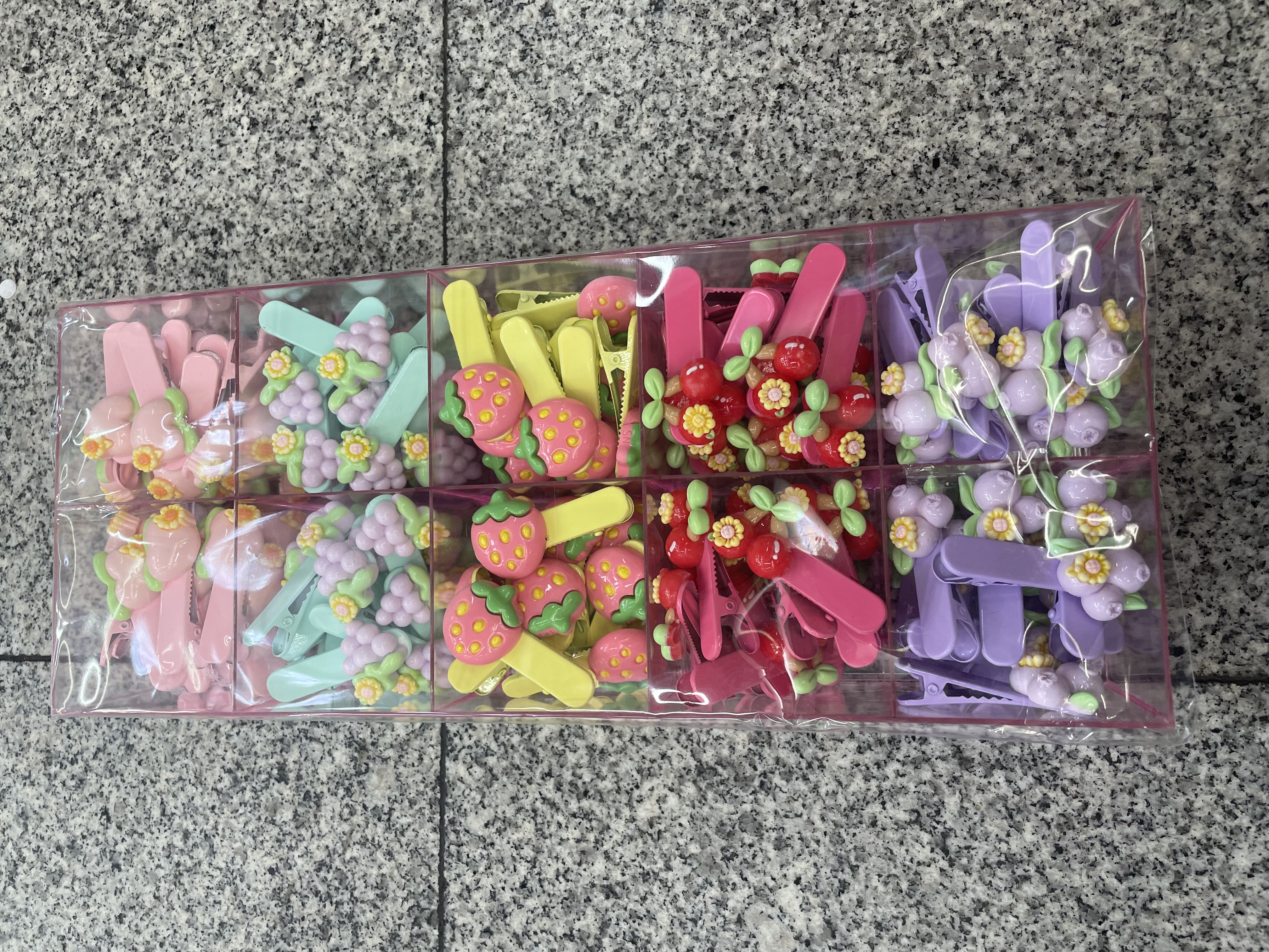 New creative accessories: Hair clips, cute fruit hair clips, cute hair clips for little girls, personalized design, unique style, essential hair care items, creative accessories, hair accessories details Picture