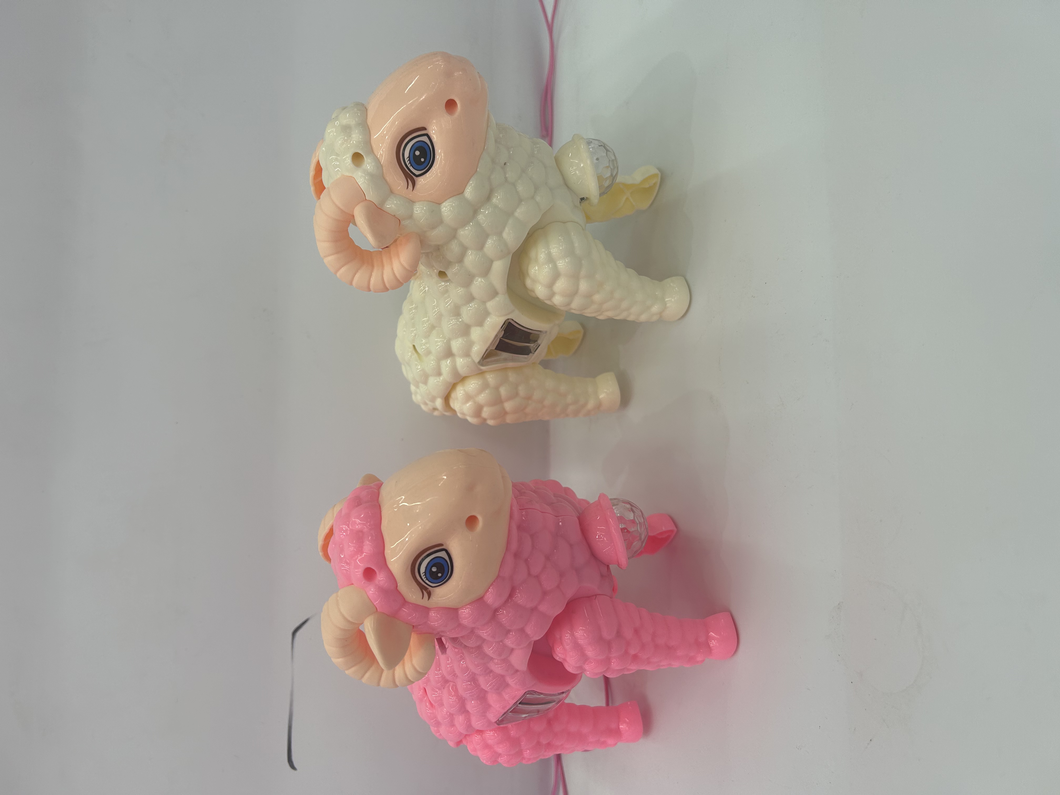 闪光电动玩具，电动羊