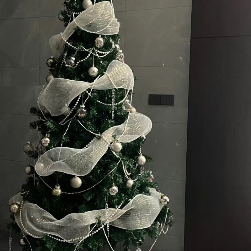 跨境进款网红圣诞树装饰幻彩网纱塑料丝带彩带纱网圣诞节场景布置圣诞节圣诞装饰圣诞球植绒圣诞节细节图