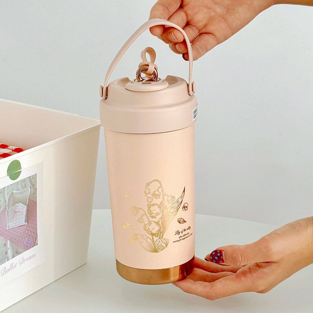 
铃兰花四季咖啡杯[咖啡]
高颜值 & 高品质
内胆喷陶 316钢
——HB-8515   500ML    白底实物图