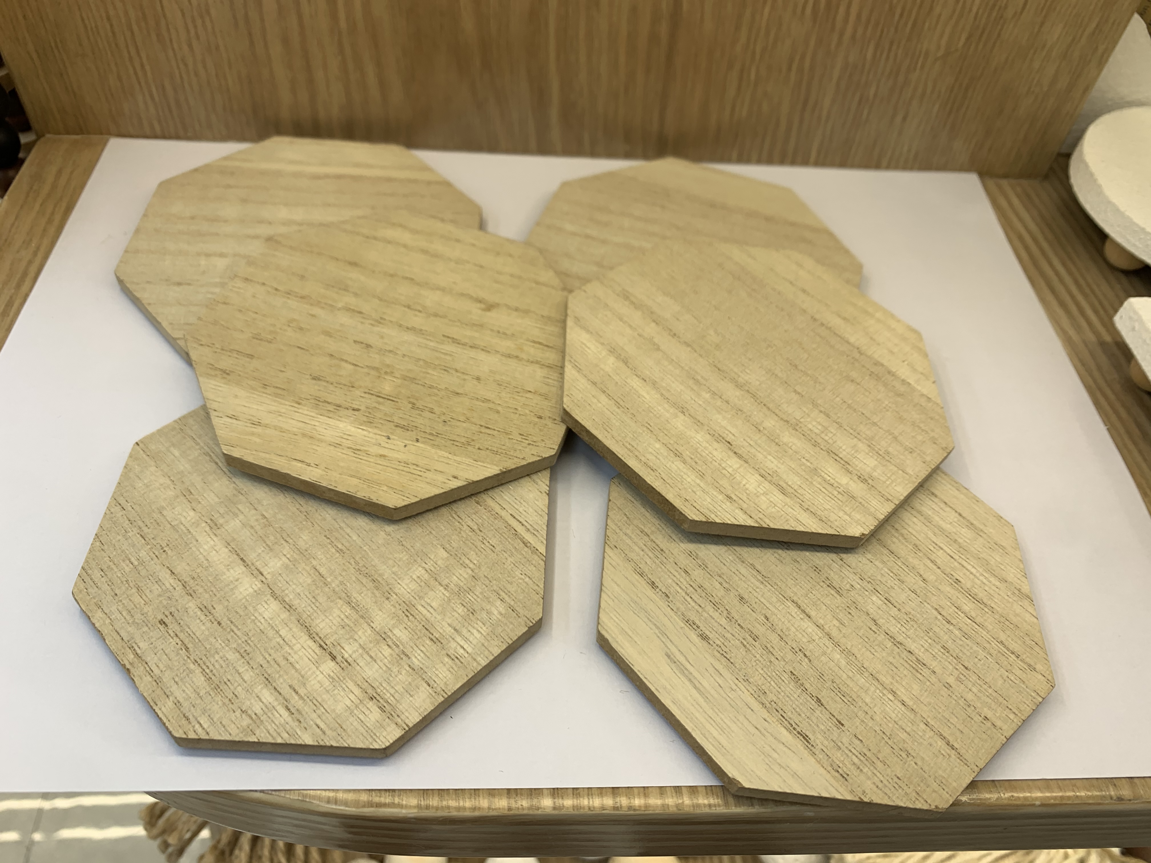 The design style of the 6-piece antique coasters is modern, simple and fashionable Specification image