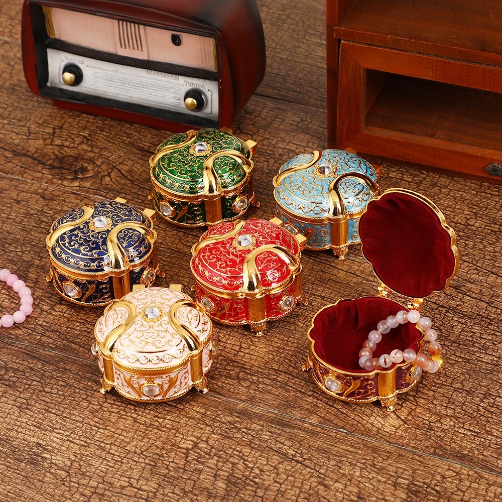 家居摆放首饰盒、珠宝首饰盒，珐琅彩工艺景区摆件白底实物图