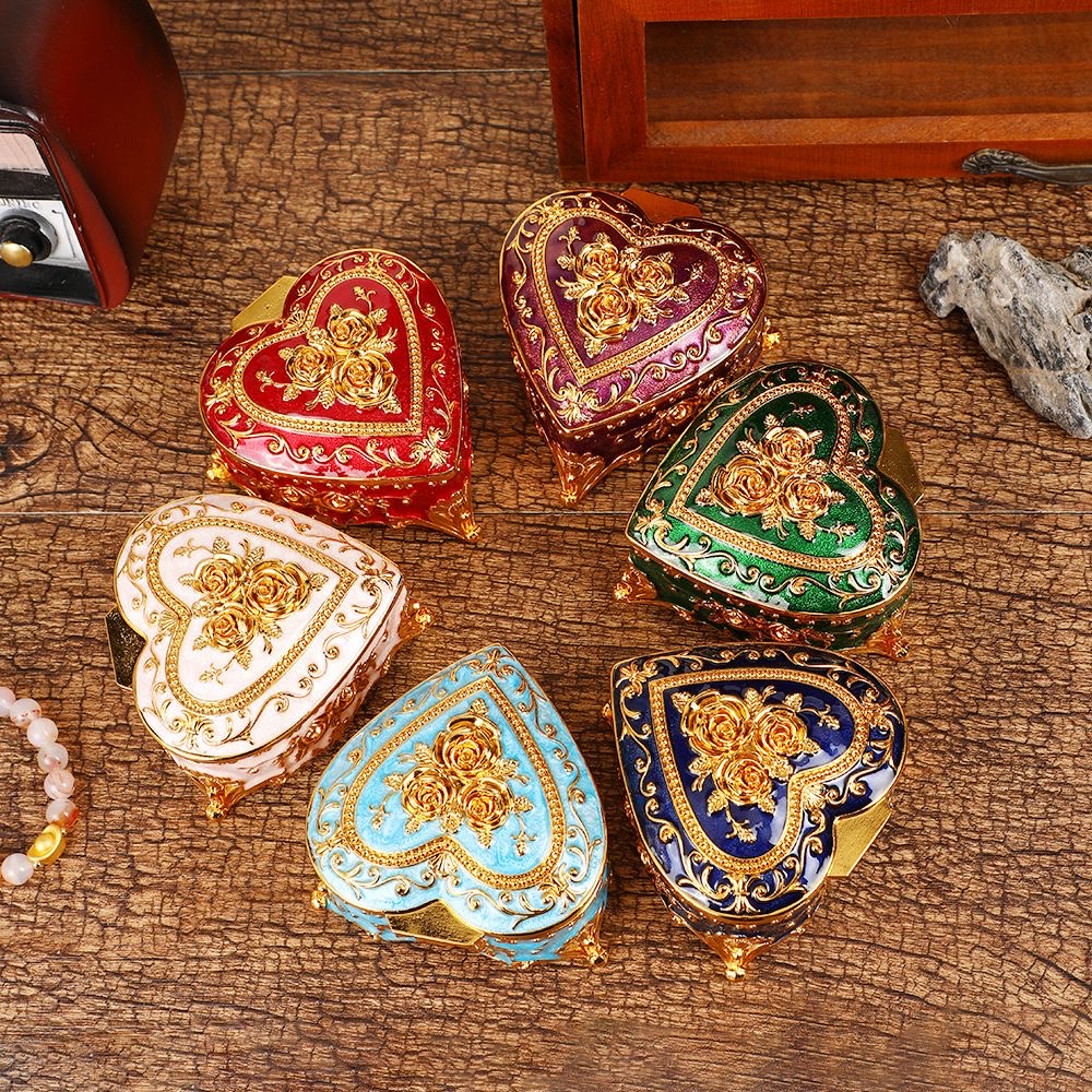 家居摆放首饰盒、珠宝首饰盒，珐琅彩工艺景区摆件图