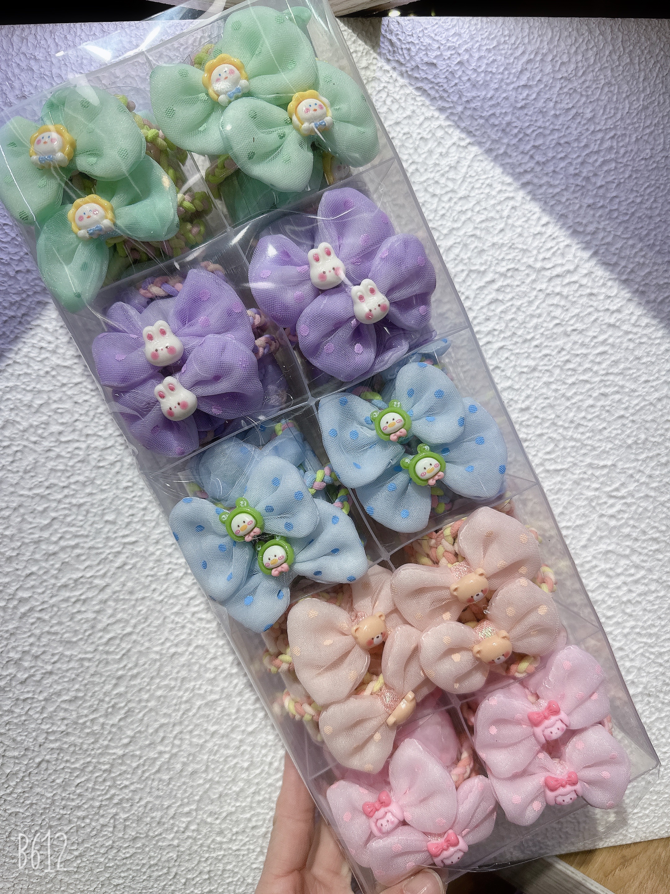 Korean-style children's hair band and hair tie for women are simple and fashionable hair accessories. They have long-lasting elasticity and won't damage the hair details Picture