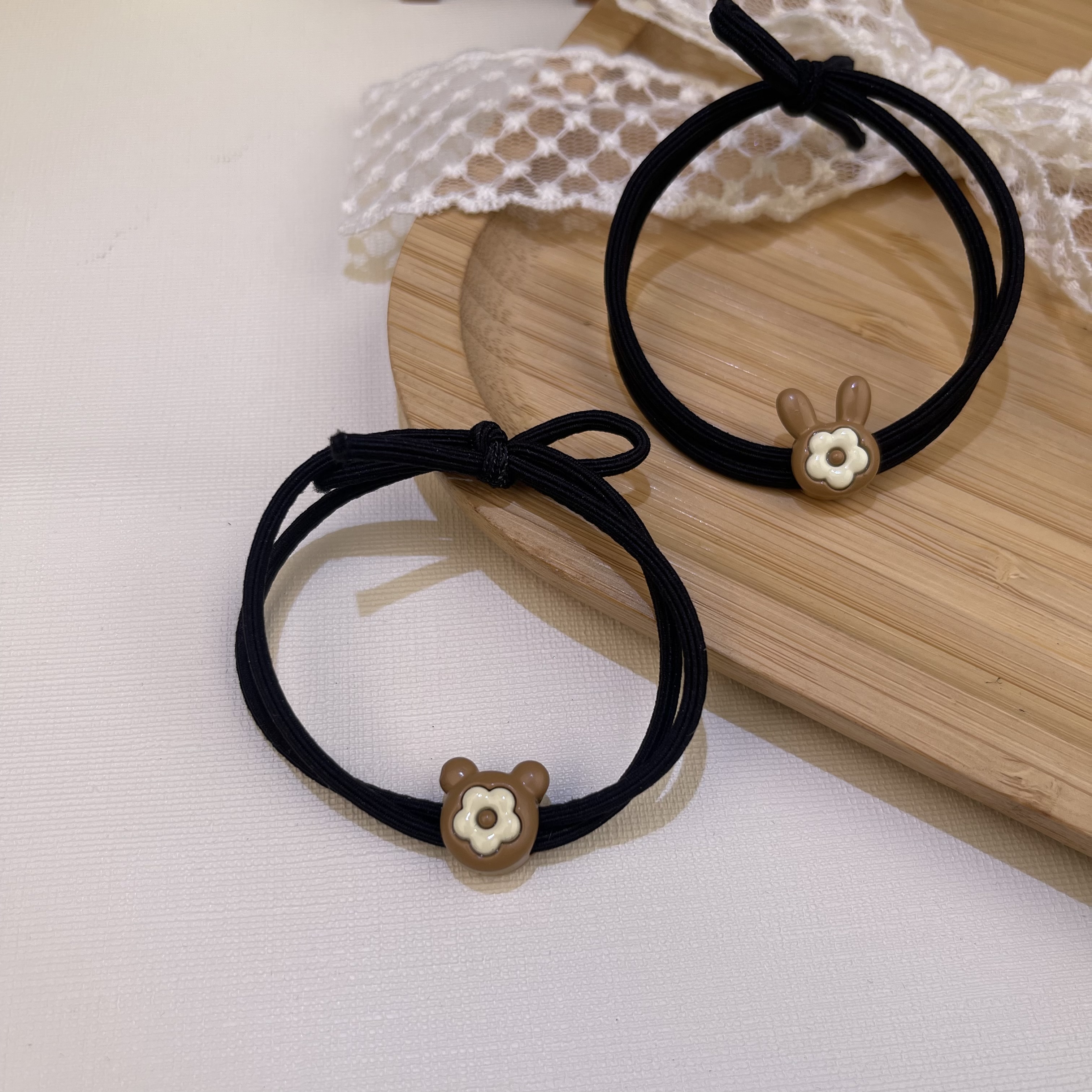 Hair accessories, headwear, hair ties, diamond hair ties, rubber bands for tying hair, exquisite and durable hair ties, fashionable hair accessories for women, elegant style, rubber bands for tying hair, diamond hair ties, hair accessories, headwear, hair ties Application Scenario
