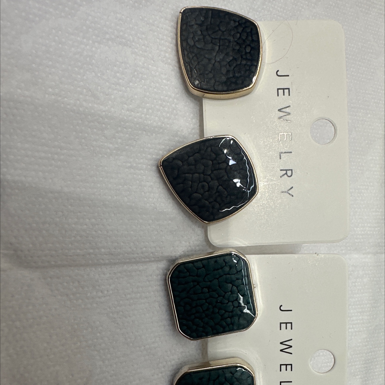 独特耳饰 精致耳环 高级感饰品 时尚女士必备款式 UV镀塑料耳钉耳饰耳环