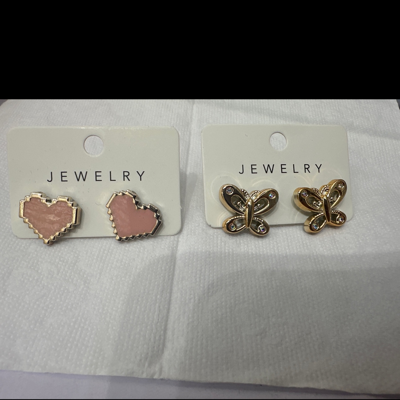 独特耳饰 精致耳环 高级感饰品 时尚女士必备款式 UV镀塑料耳钉耳饰耳环产品图