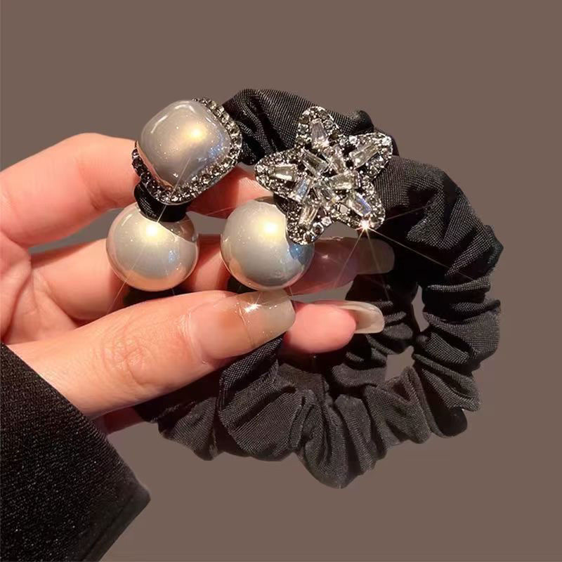 High-end and elegant water diamond pearl hair tie, hair tie, bun hair band, high-elasticity rubber band, ponytail, new hair accessory, hair band, hair tie, large intestine circle, autumn and winter hair band Item Picture