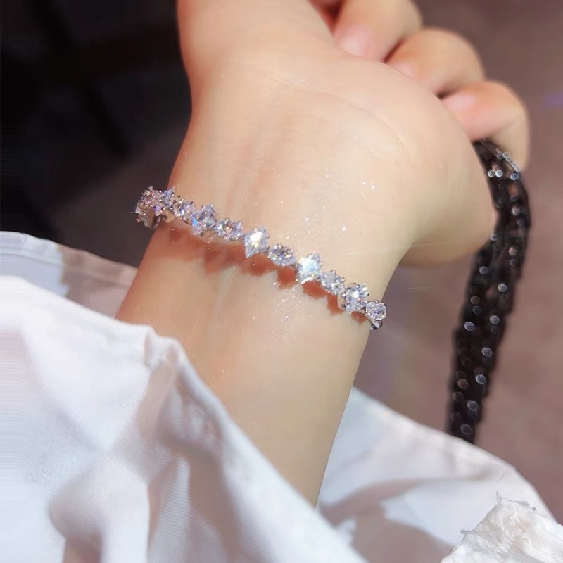The popular element zircon inlaid diamond design series of bracelets details Picture