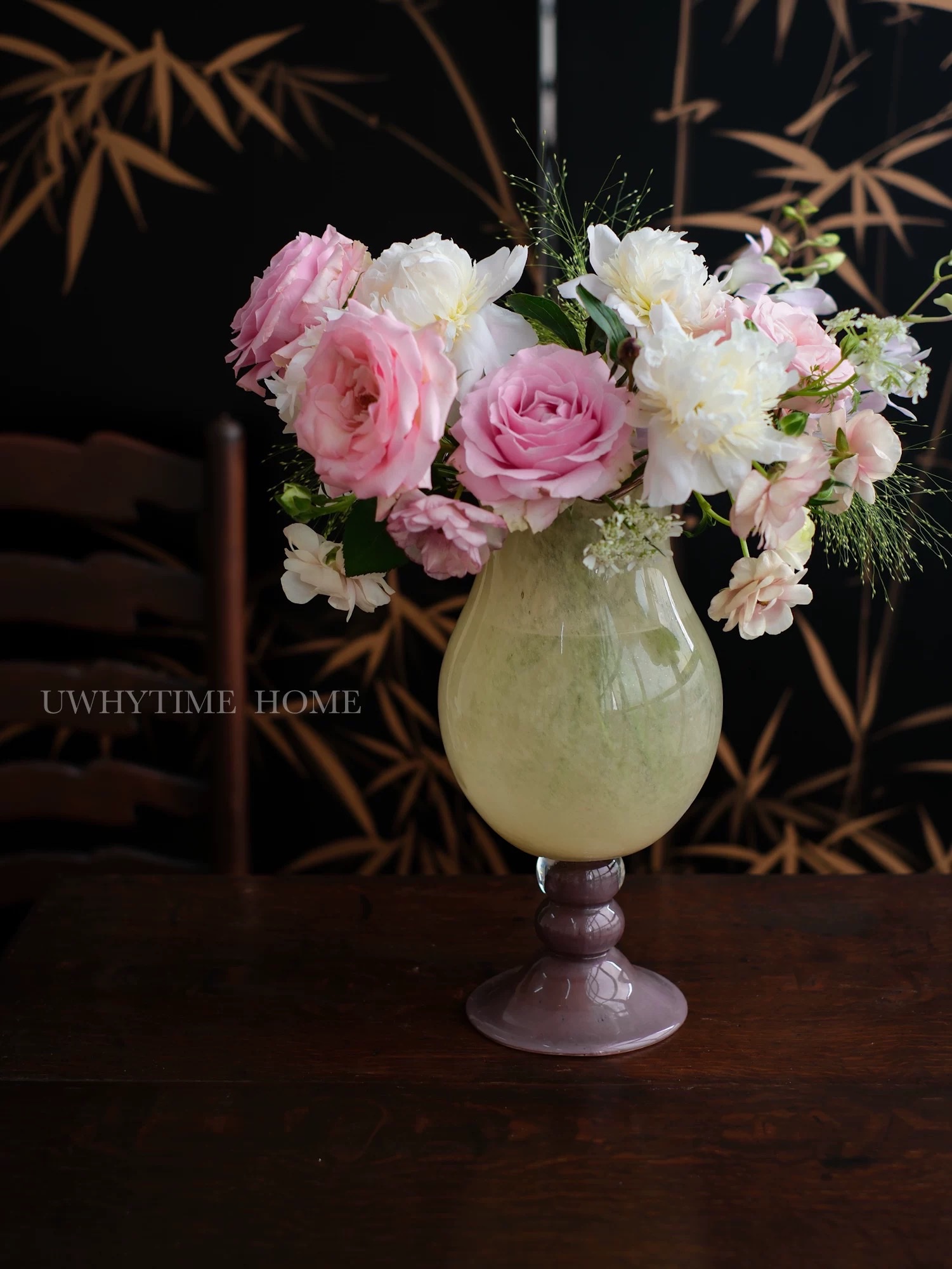 French-style medieval Fenton taro purple tall glass vase decoration, light luxury high-end creative vase for the living room, vase, vase, vase handicraft, vase detail image 3