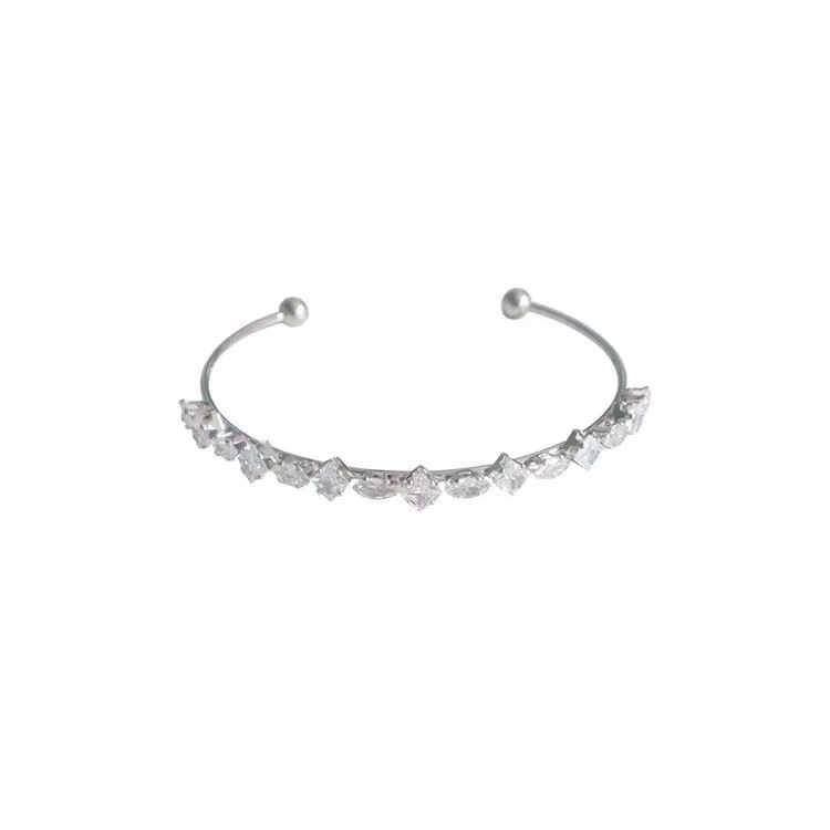 The popular element zircon inlaid diamond design series of bracelets
