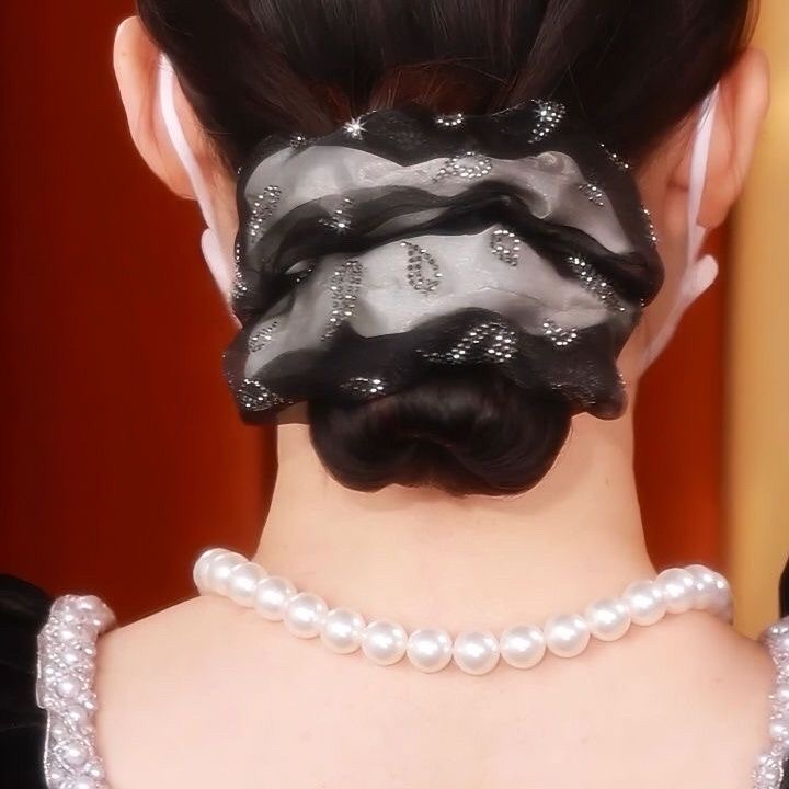 Bosiya retro letter Large Intestine Hair Band for Women 2024 New style fashionable hair tie Fluffy organza leather band hair accessory, hair band, hair tie large Intestine hair band autumn and winter hair band detail image 3