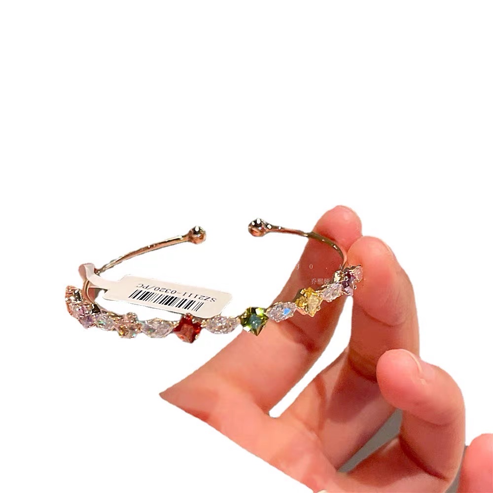 Single-row zircon inlaid with trendy elements paired with a classic and fashionable series of colored zircon inlaid diamond bracelets Specification image