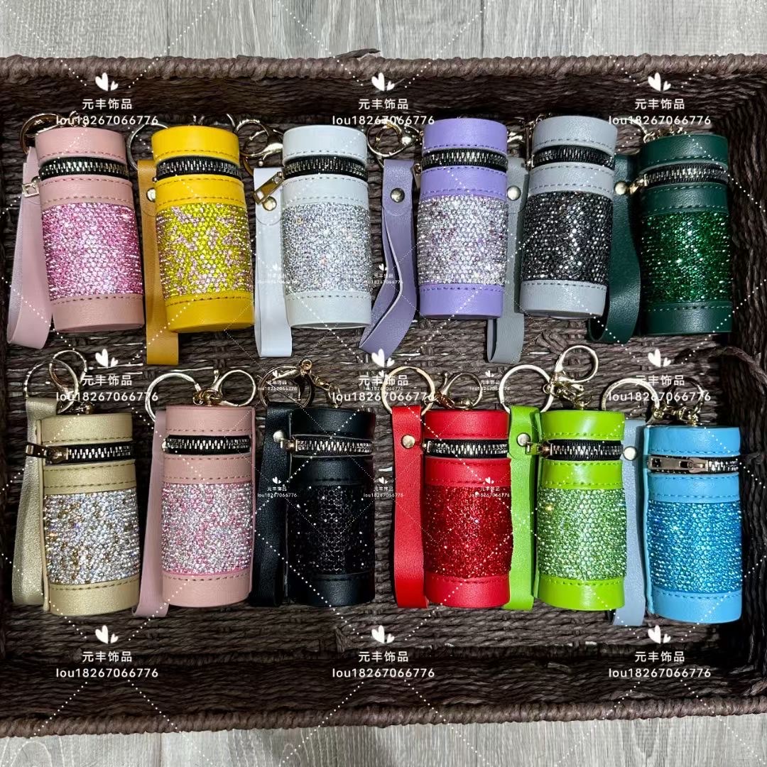欧美口红包钥匙扣挂件 ，纯手工镶钻工艺，PU材质，外贸最新款式挂件钥匙扣，销往欧美 墨西哥 南非 美国等