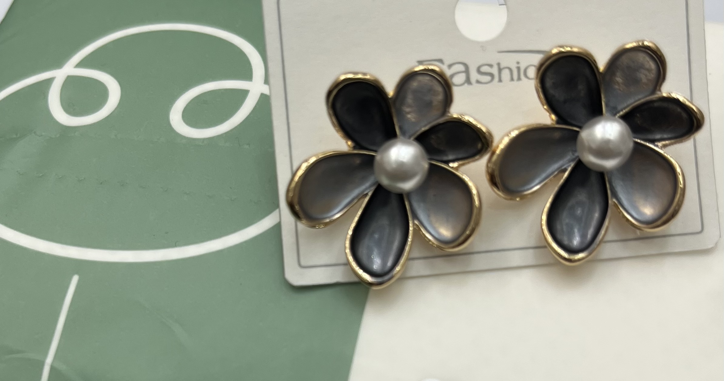 耳环耳饰 独特设计时尚饰品 耳夹款式 优雅气质耳饰 高级感满满细节图