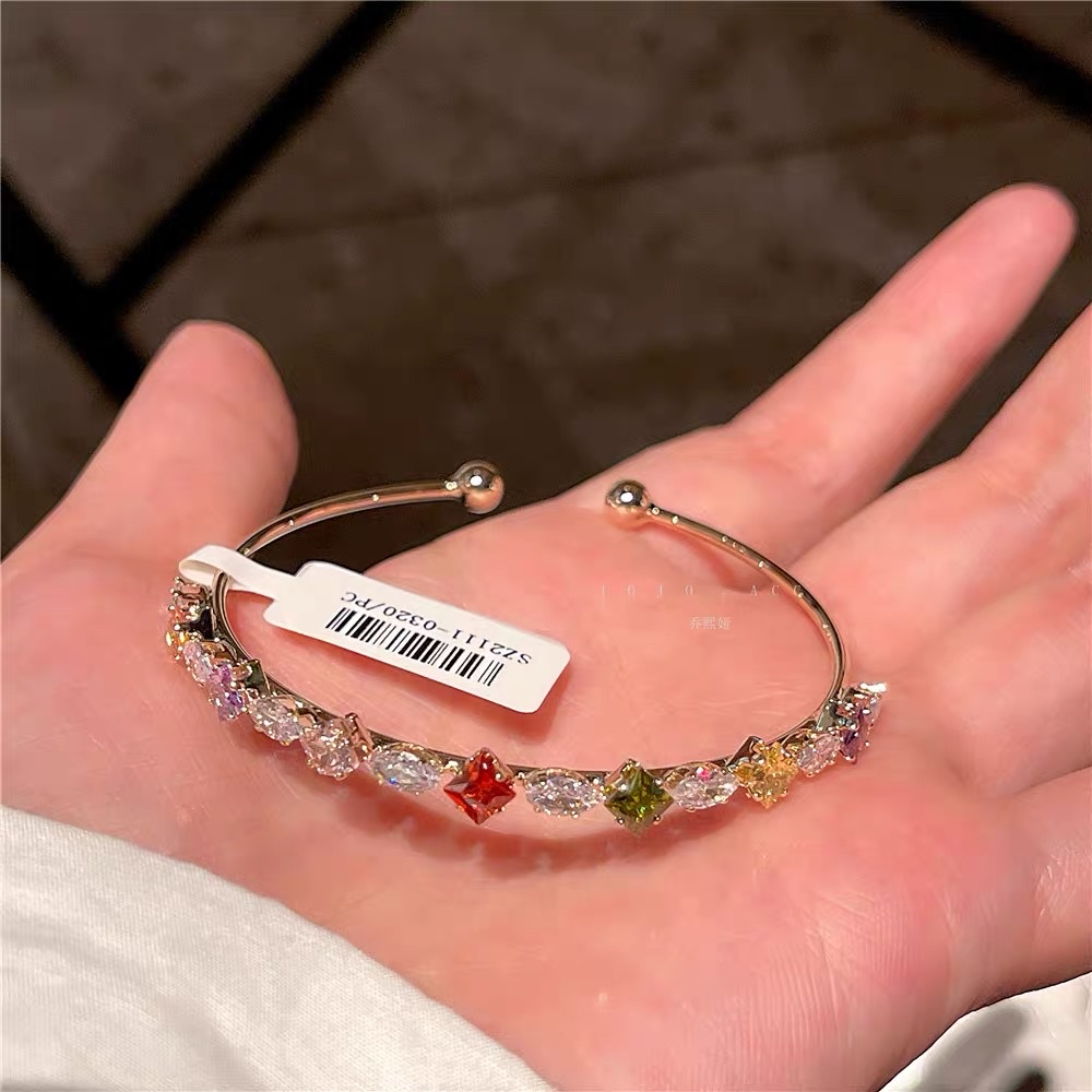 Single-row zircon inlaid with trendy elements paired with a classic and fashionable series of colored zircon inlaid diamond bracelets Application Scenario