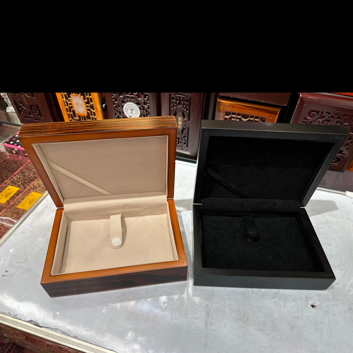 饰品收纳盒首饰盒项链盒 戒指盒耳饰包装盒 精致包装盒饰品 保护珠宝免受损伤 方便携带整理产品图