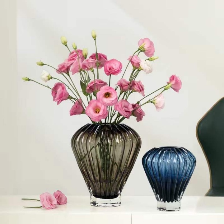 Our store deals in all kinds of glass handicrafts. We welcome both new and old customers to come and purchase glass vases, glass handicrafts and glass Specification image