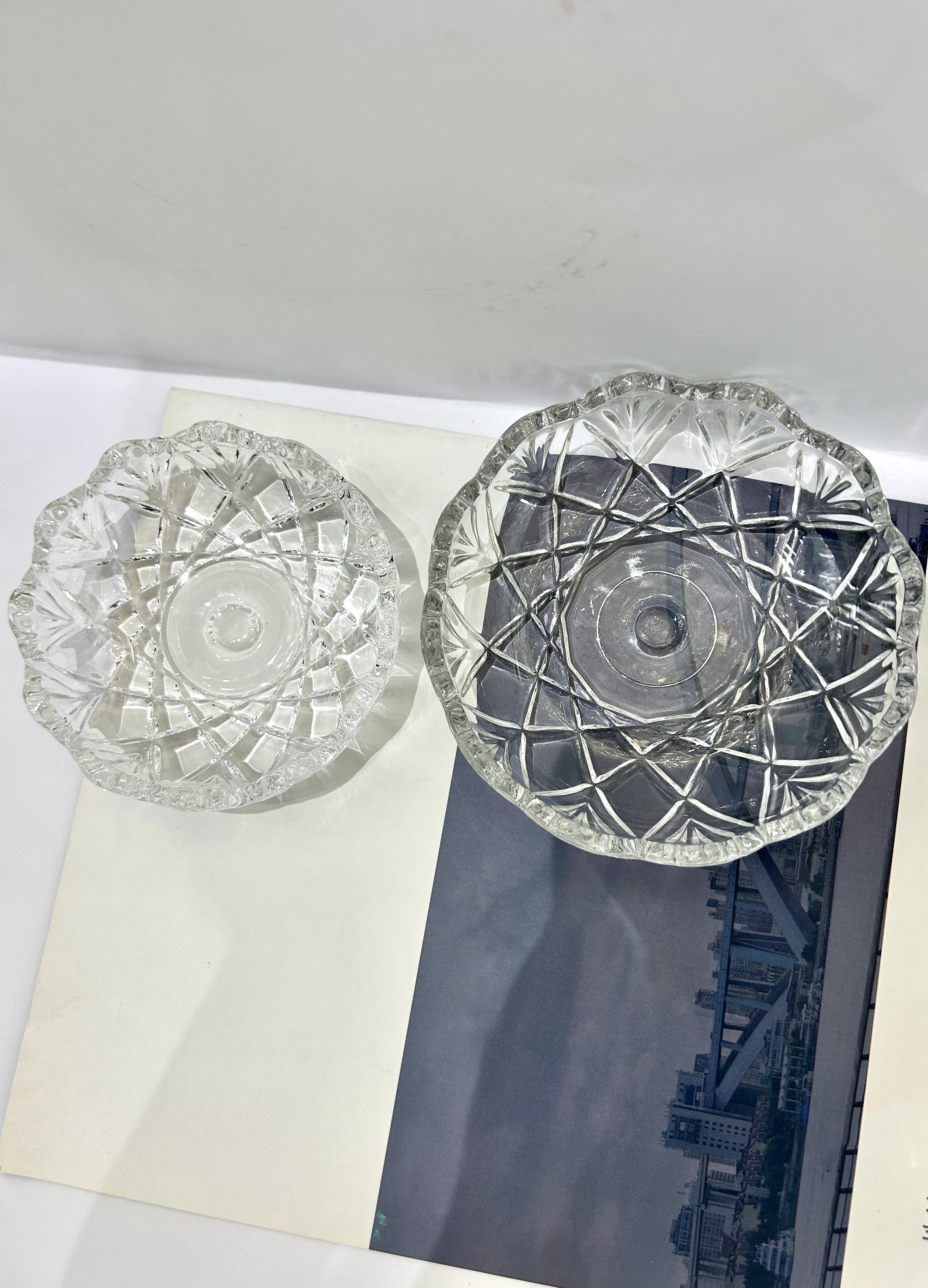 Glass fruit platters, exquisite glass handicrafts, heat-resistant glass plates, glass ashtrays, multi-functional, high-end decorative items detail image 4