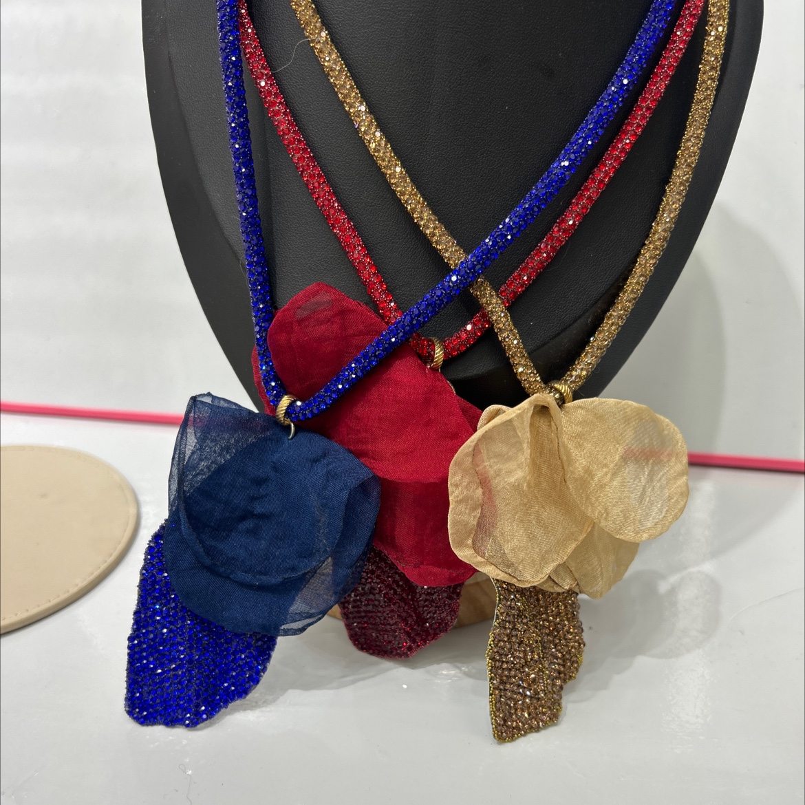 流行饰品 钻饰 项链白底实物图