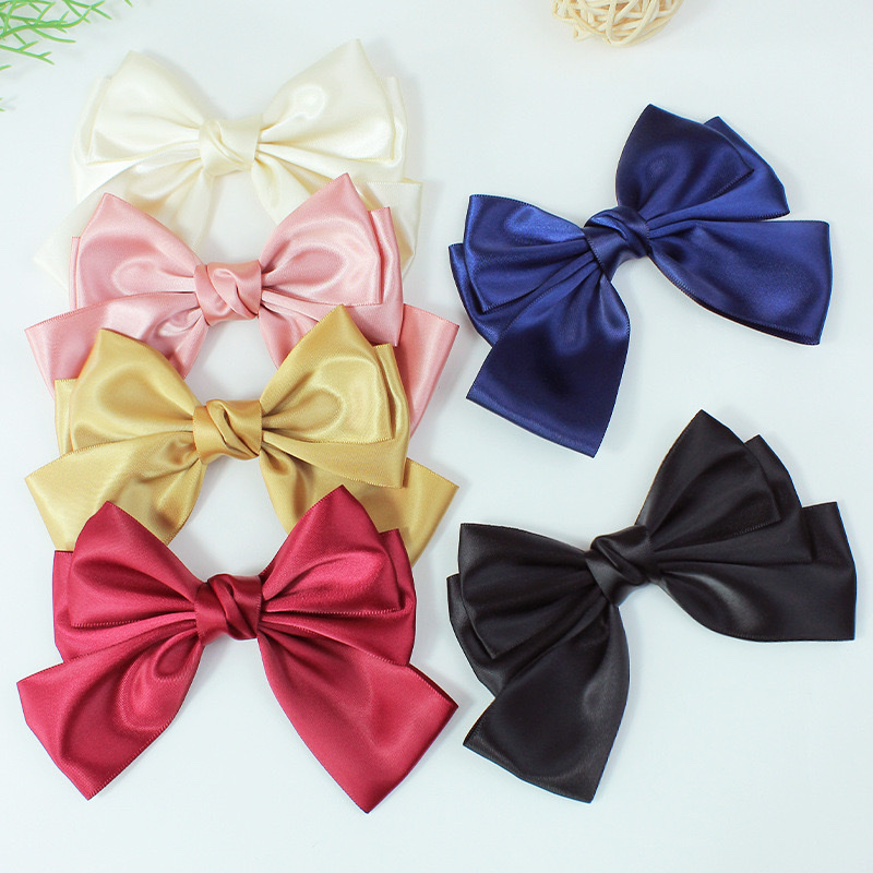 Creative accessories include glossy polyester hair clips, unique hair accessory designs, elegant ladies' hair clips, simple and fashionable headwear decorations Application Scenario