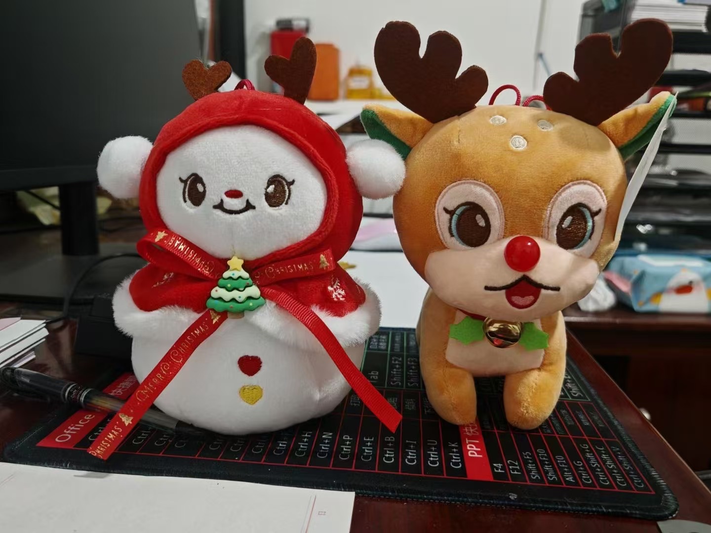 Cross-border Christmas capybaras, Santa Claus dolls, Christmas tree, Christmas apple throw pillows, Christmas gifts for children, toys, claw machines, dolls detail image 6