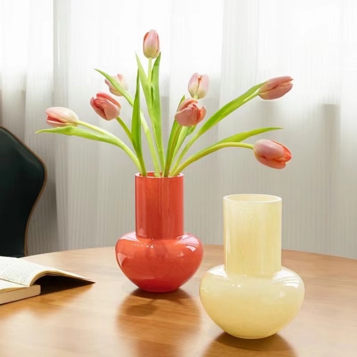 Our store deals in all kinds of glass handicrafts. We welcome both new and old customers to come and purchase glass vases, glass handicrafts and glass details Picture