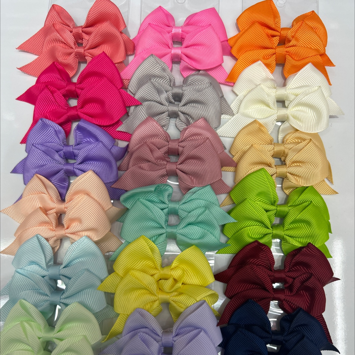 The new summer cute hair clips for children are lightweight and comfortable. The children's hair clips have a unique and adorable design
