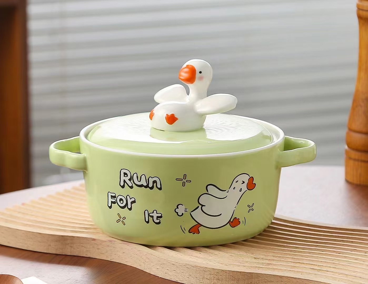 Fun cartoon goose instant noodle bowl with cartoon goose lid, porcelain bowl, ceramic bowl detail image 4